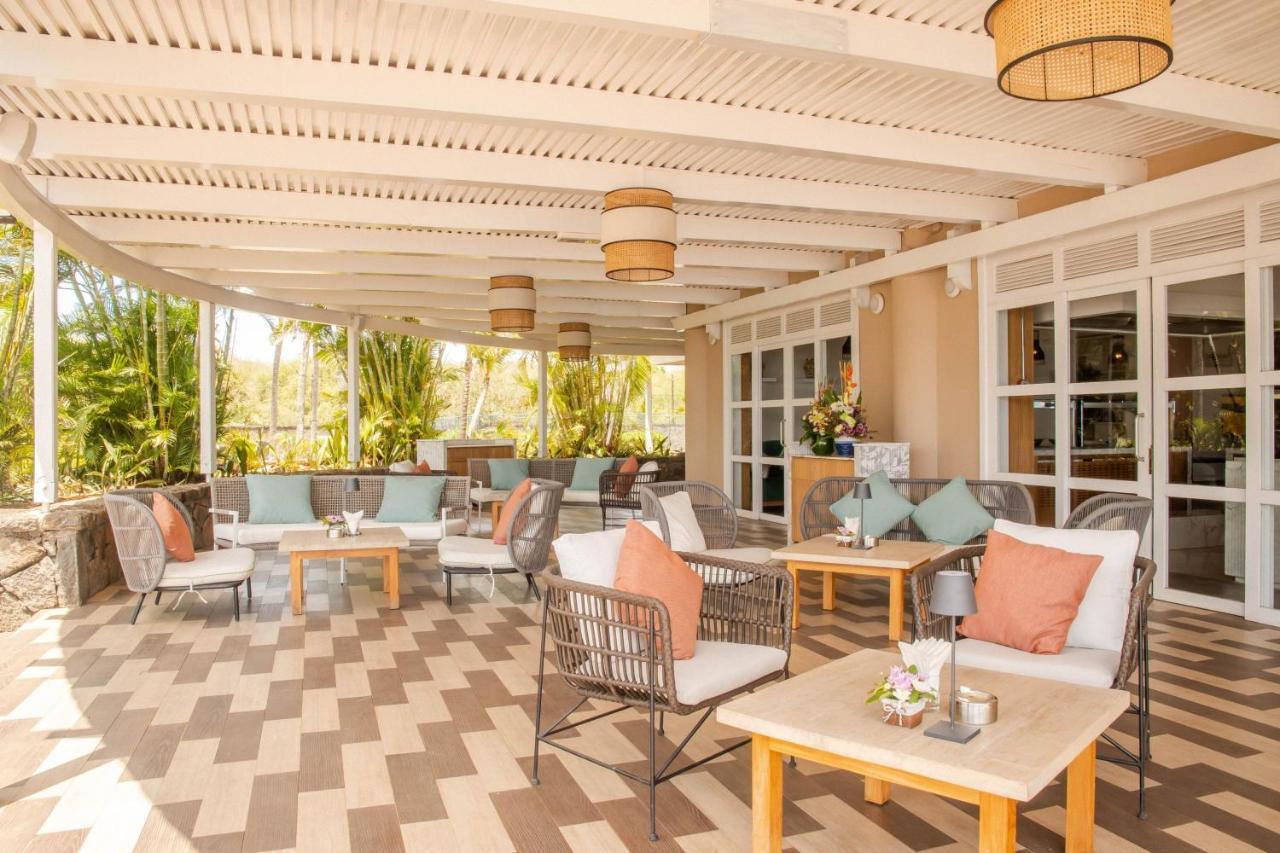 ホテル ル メリディアン イル モーリス ポワント・オー・ピマン エクステリア 写真 The Terrace at the Four Seasons Hotel