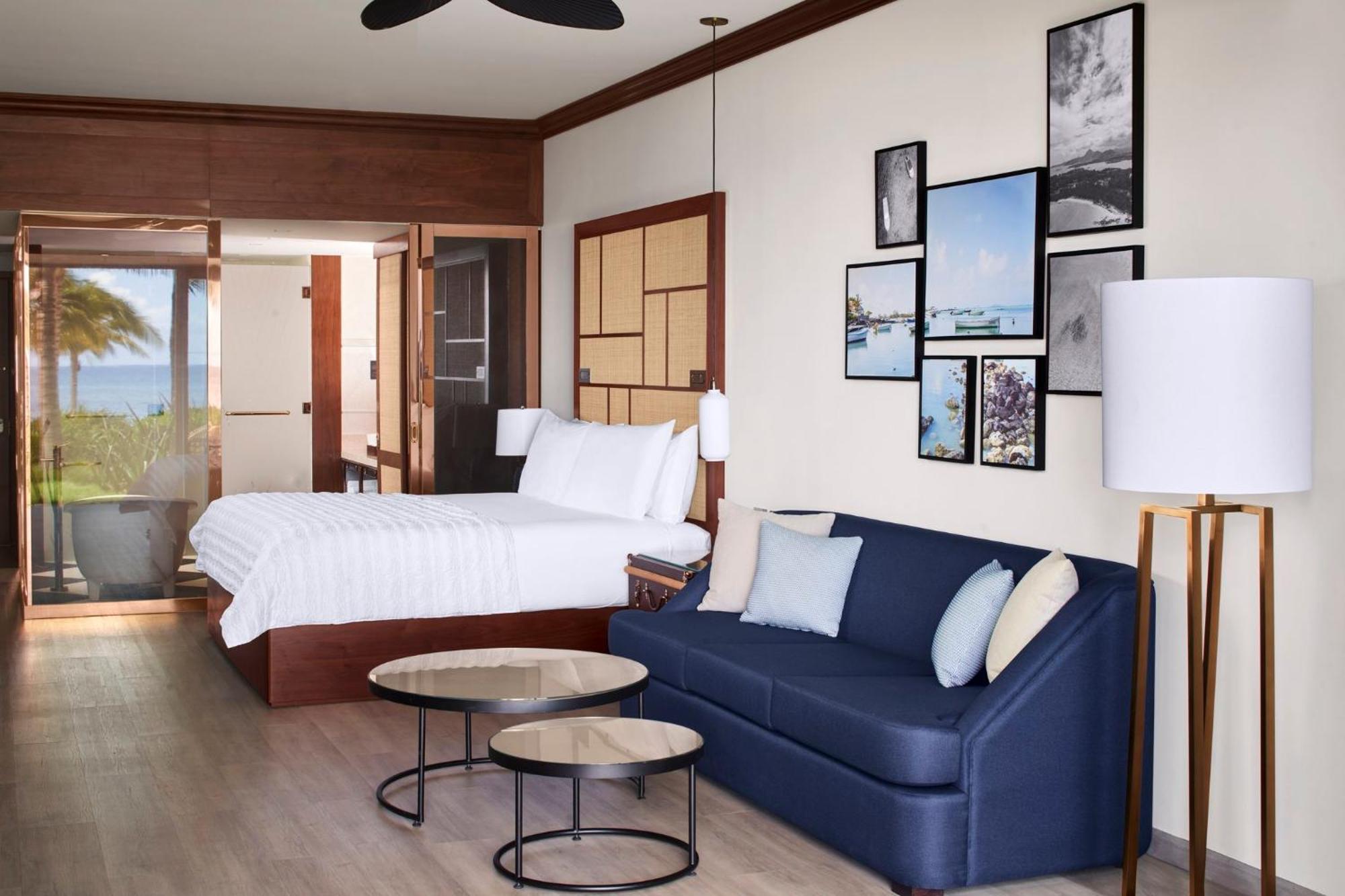 ホテル ル メリディアン イル モーリス ポワント・オー・ピマン エクステリア 写真 A room at the Hilton Maldives Iru Veli